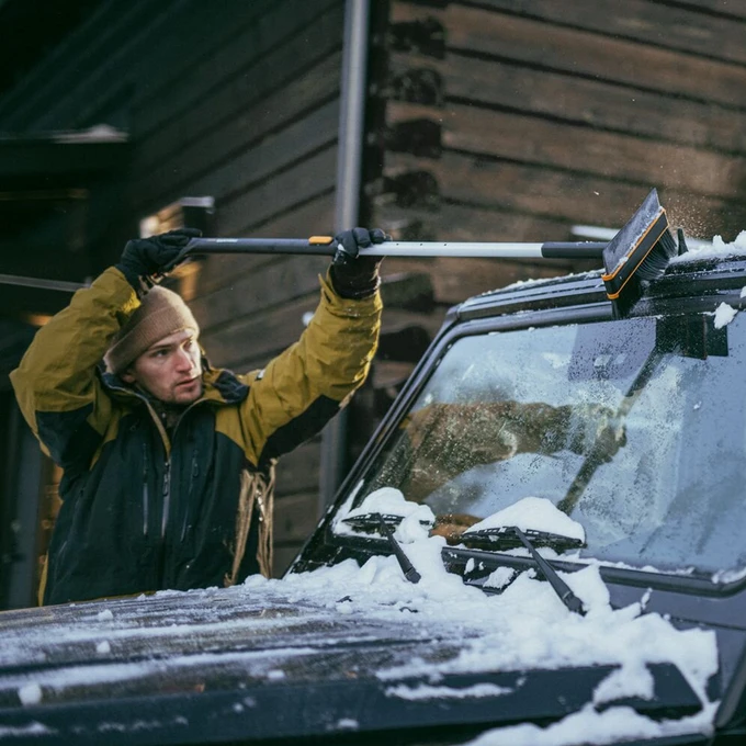FISKARS X-series Teleskopowa szczotka i skrobak do odśnieżania, obrotowa głowica FIS 1078492
