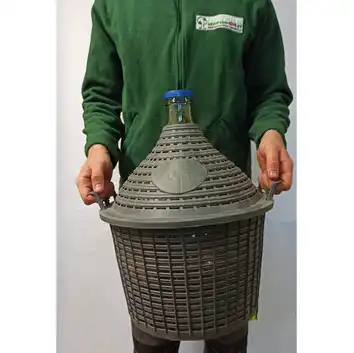Balon galon 15L w koszu plastikowym