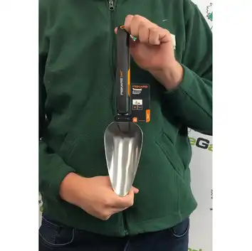 Łopatka Fiskars Xact ze stali nierdzewnej!